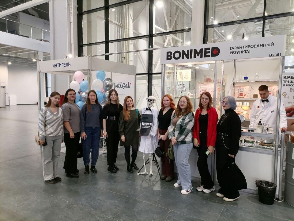 От пробирки до менеджмента: чему научились будущие фармацевты на главной выставке отрасли