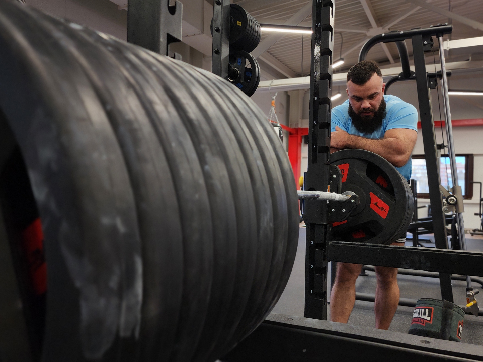 Мощнее и эффективнее: в «Багратион» закупили профессиональную штангу для прокачки бицепса