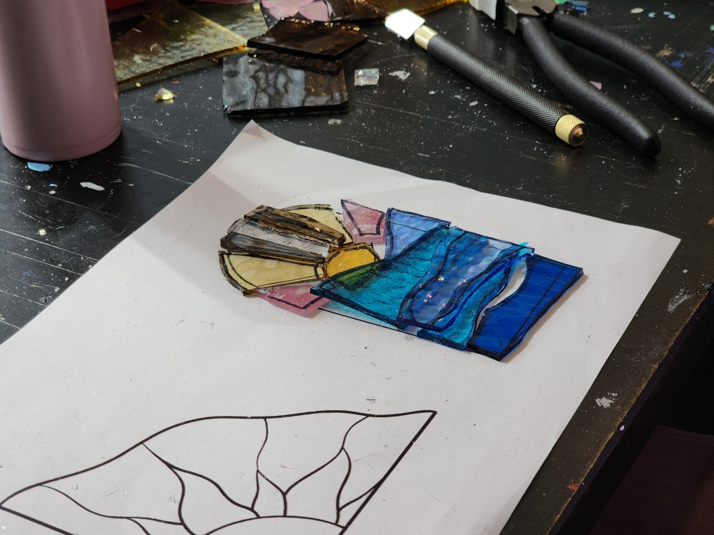 Светлый подарок своими руками: в «Восходе» научат делать витражные подсвечники