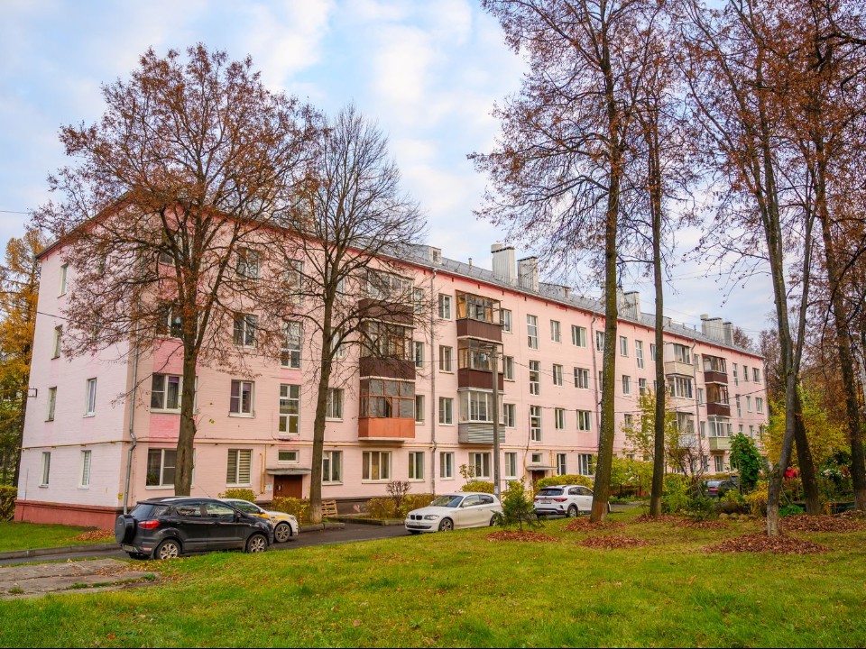 Общежитие на Октябрьской в Пересвете восстановят к 15 ноября, затем заселят жителей