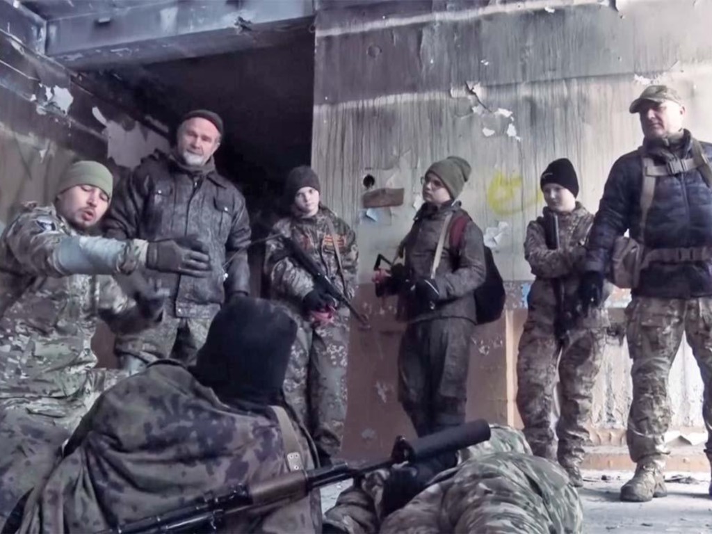 Из-за непогоды урок НВП для жителей Раменского решили провести в помещении