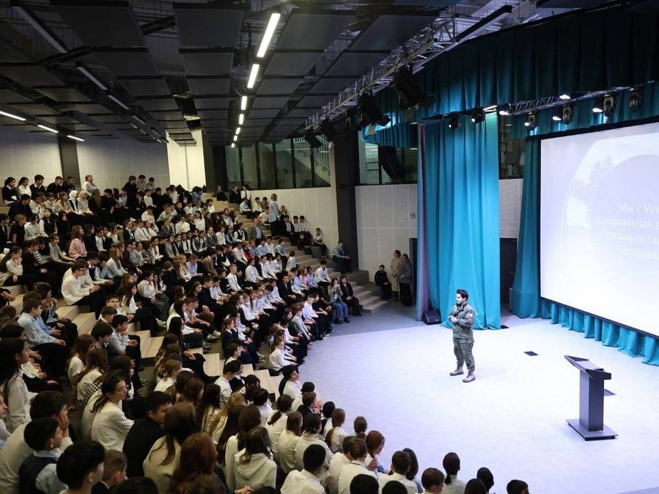 Школьников научили оказывать первую помощь на мастер-классе по тактической медицине