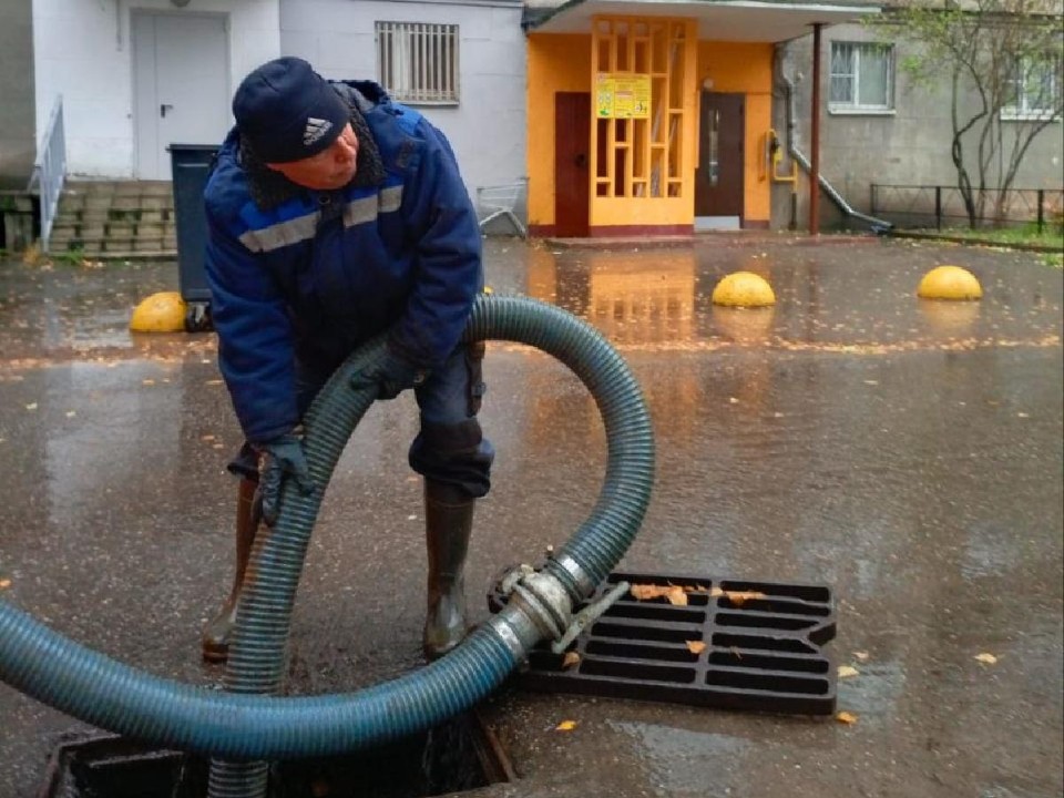 На улице Молодежной в Жуковском устранили подтопление