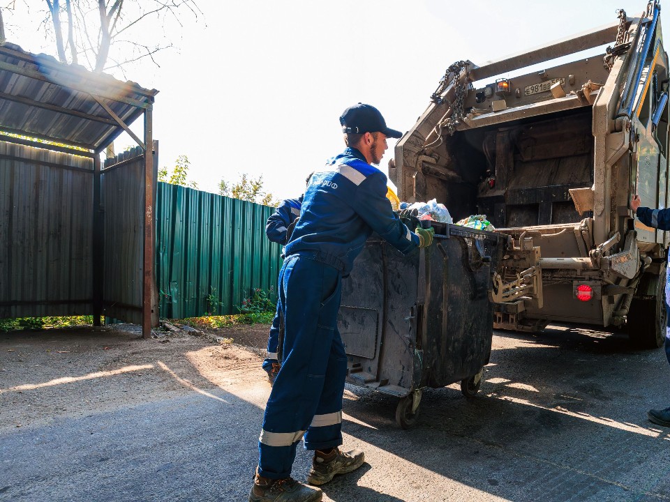 «Территория убрана»: на улице Панфилова в Нахабино вывезли мусор