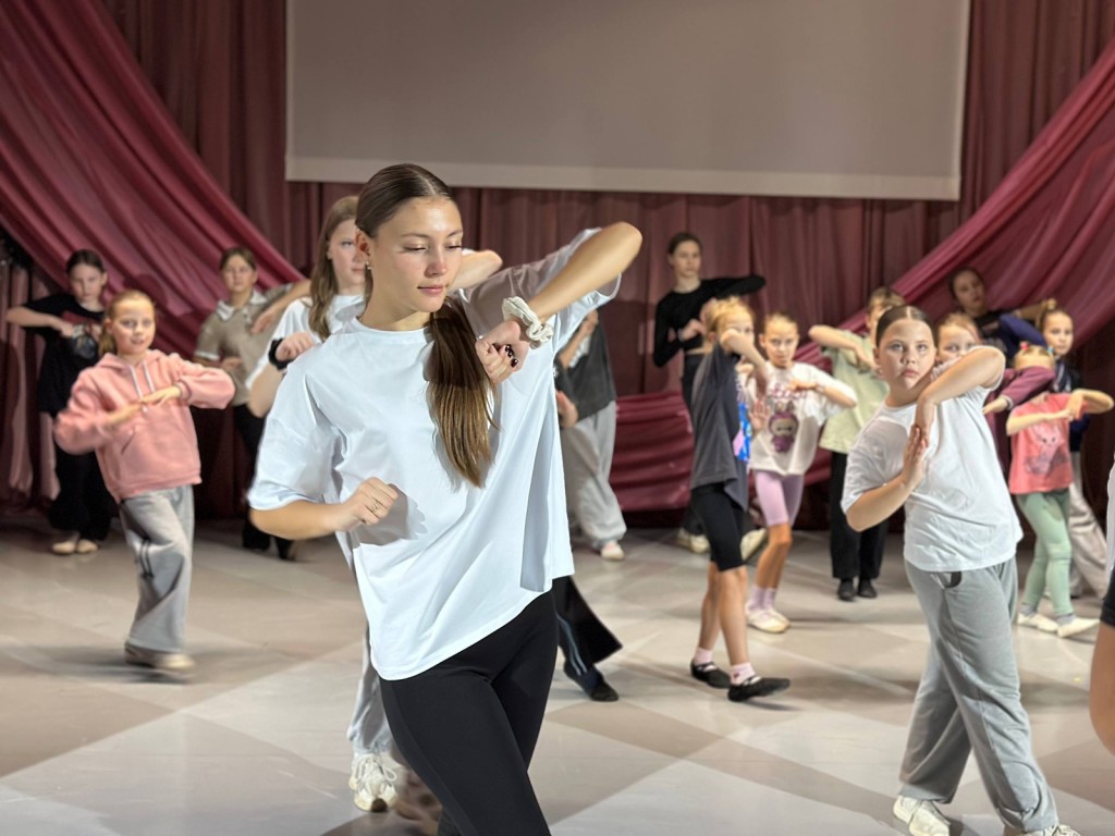 «Говорить телом»: чему научили молодежь на мастер-классе в Дубневском ДК