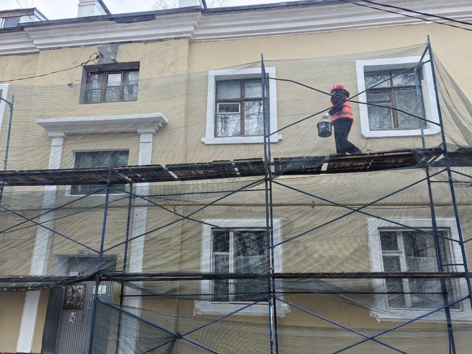 Дубна преобразилась: дома на ул. Ленина надели надежные «шляпы»