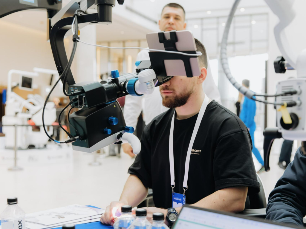 Будет видно вооруженным глазом: где в Подмосковье будут собирать стоматологические микроскопы и сколько привлекут специалистов