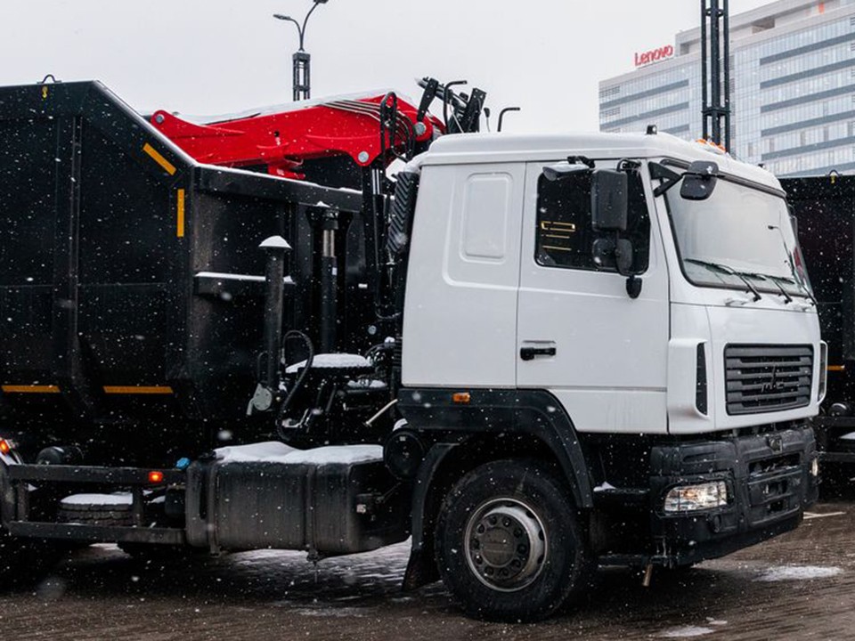 В Одинцове проверят мусоровоз, задевший тепловые трубы в 6‑м микрорайоне