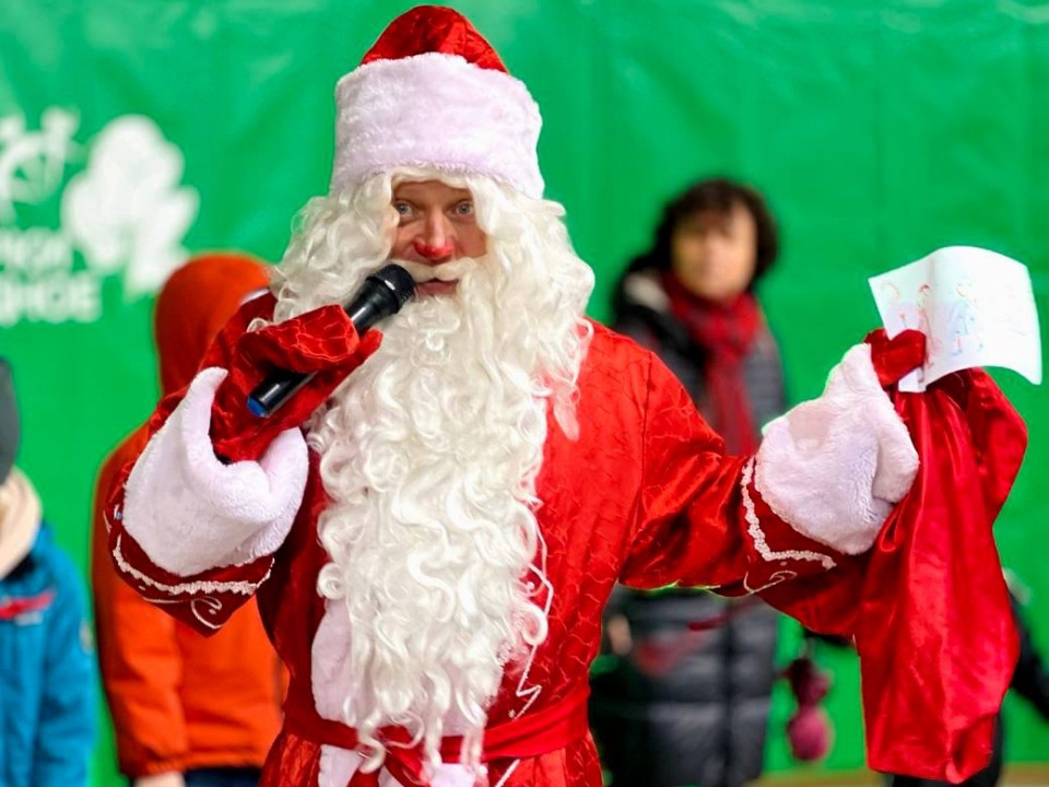 В Ленинском округе отпраздновали  День рождения Деда Мороза
