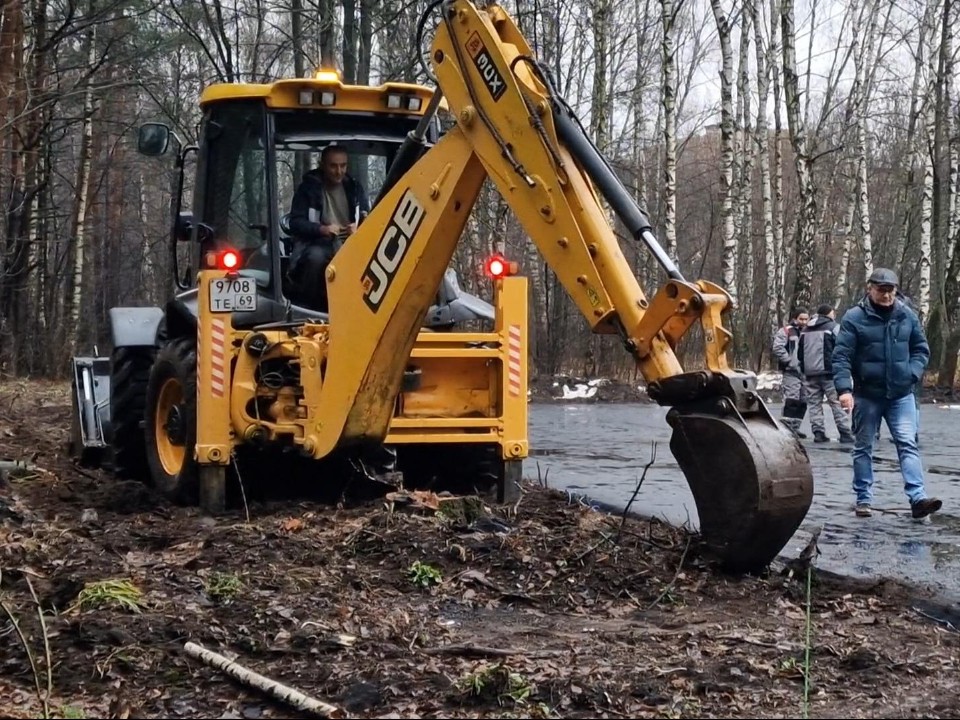 Современный теннисный корт строят в Балашихе по просьбам жителей