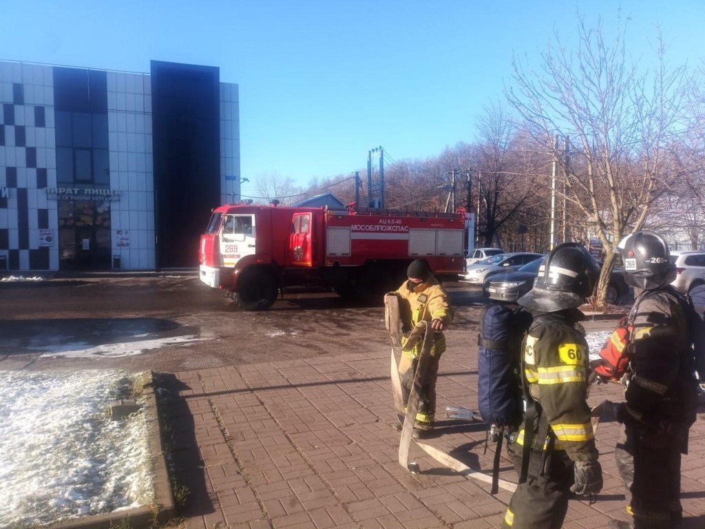 Пожар — только по сценарию: как спасатели Ступина репетируют героические подвиги