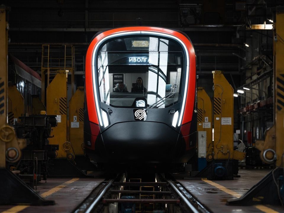 «Черная мамба» в Переделкине: пассажиры заметили новый поезд на МЦД-4