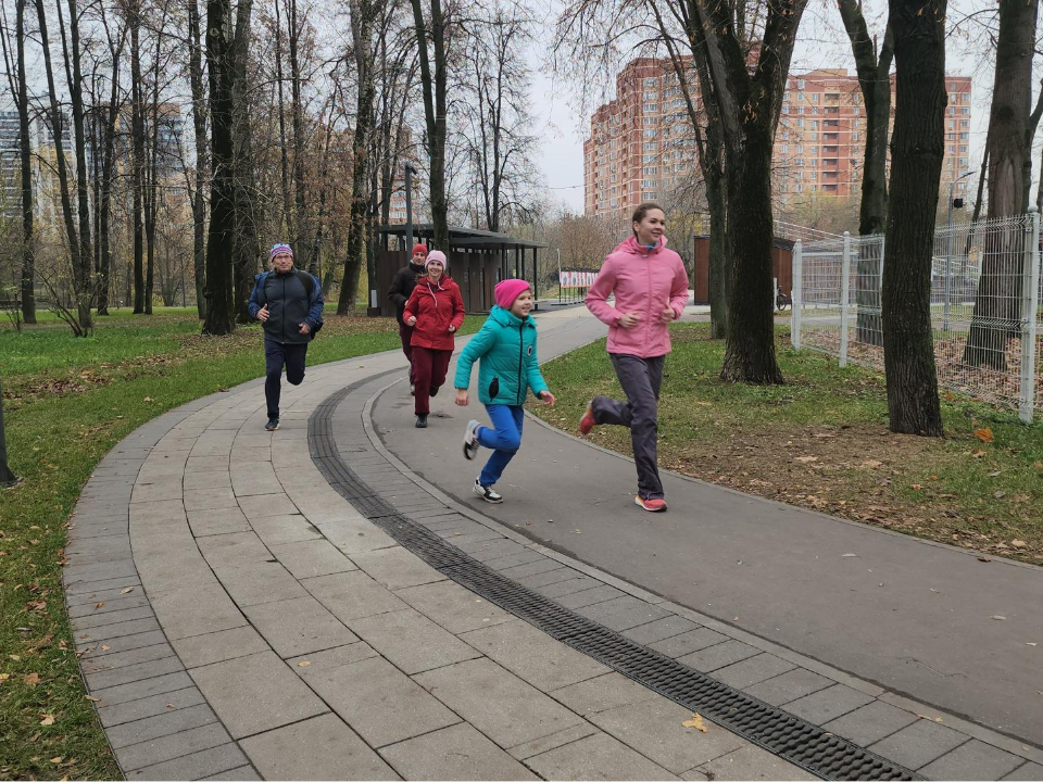 Новые дорожки Наташинского парка прибавили скорости легкоатлетам