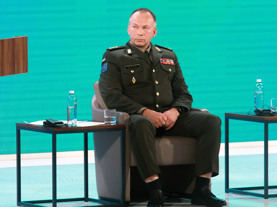 Чужие деньги на свои нужды: Сырский лечил отца на средства ВСУ в Подмосковье