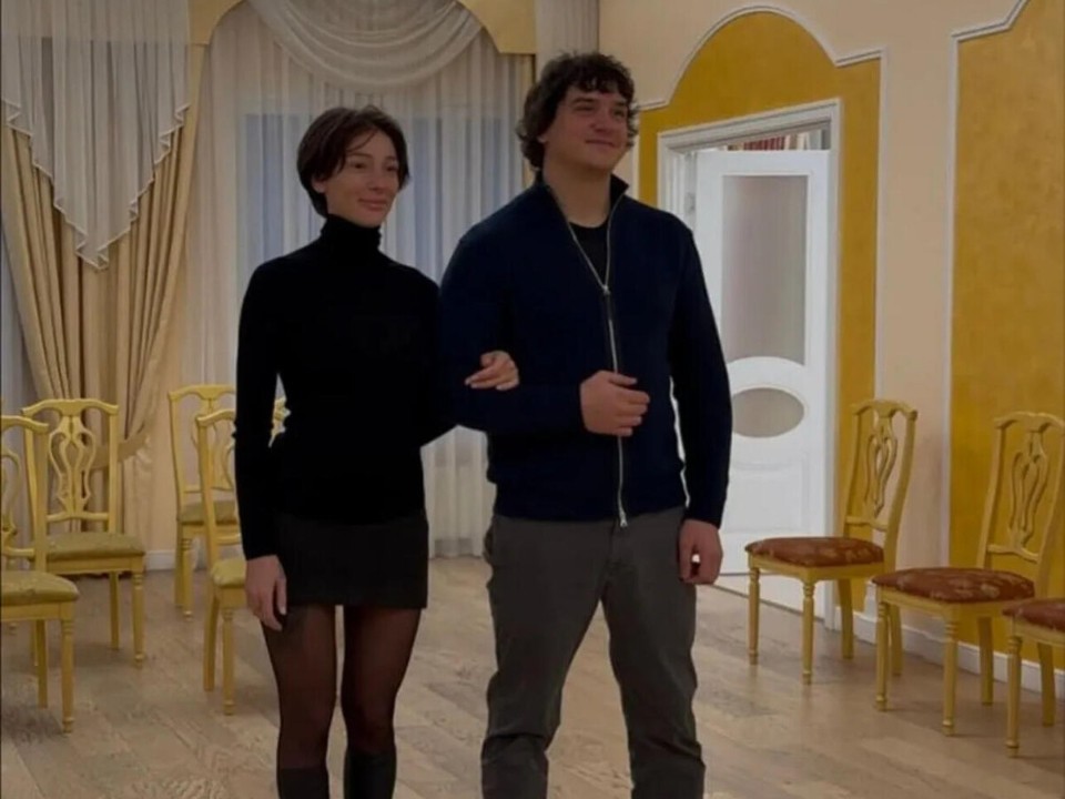 В похоронном облачении: Ивлеева показала кадры со своей свадьбы