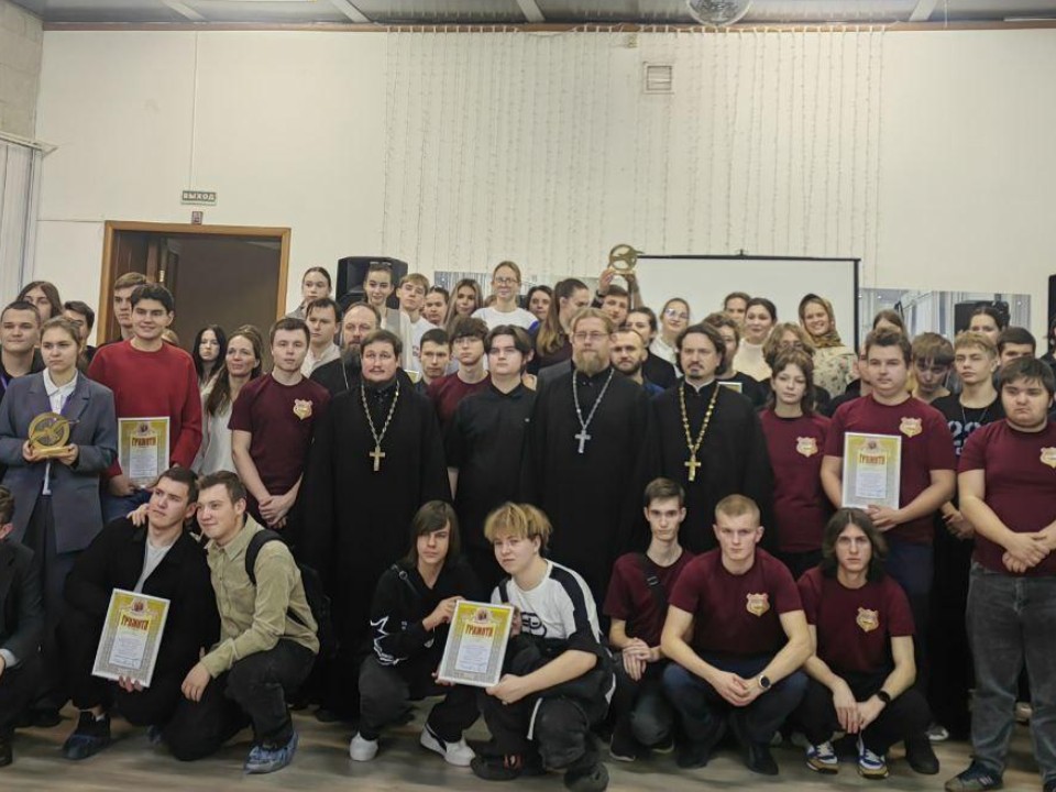 Не просто викторина, а битва умов: как студенты Чеховского техникума испытали себя в «Что? Где? Когда?»