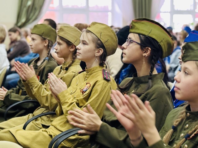 Детская безопасность — прежде всего: более 70 школьников получили награды за знание ПДД