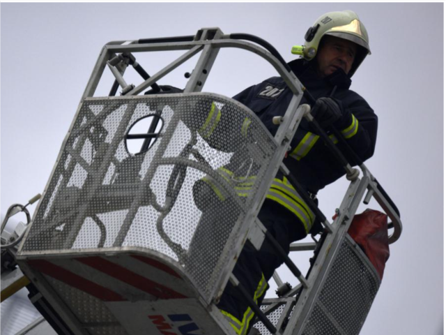 Эксперты выясняют причины пожара на улице Тихомировой, в котором погибли два человека