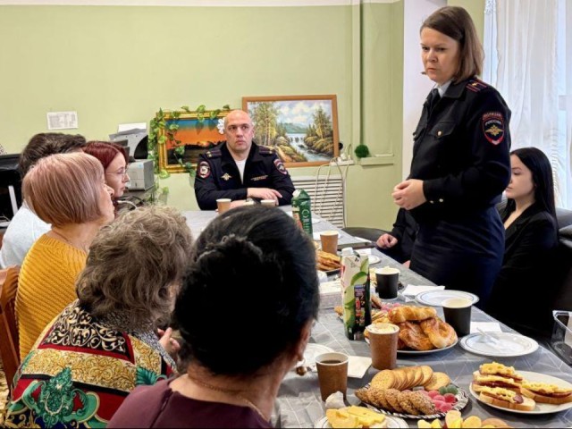 Ушли из жизни при исполнении долга: в Красногорске состоялась встреча с родными погибших сотрудников полиции