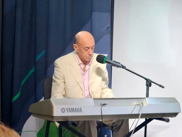 Заслуженный летчик-испытатель представил музыкальную программу в Химках