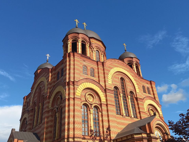 Электростальским пенсионерам рассказали об истории городских храмов и «Ангела с котом»