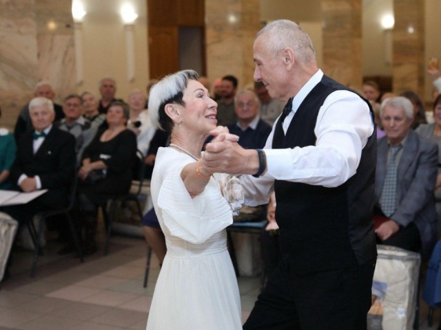 Любовь длиною в полвека: пять пар из Долгопрудного отпраздновали изумрудную свадьбу