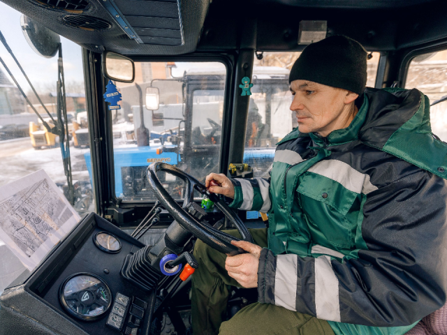 В Талдоме коммунальщики оперативно отреагировали на обрушившийся на город снегопад