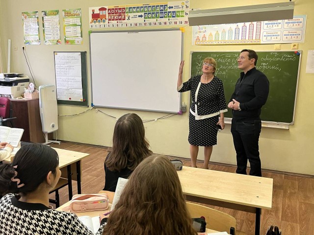 Школьные музеи и самоуправление: депутат Черемисов посетил гимназию №2 в Балашихе. Что удивило парламентария?