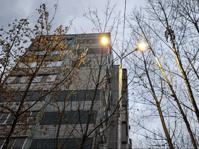 В городе завершили монтаж уличного освещения на Молодежной улице