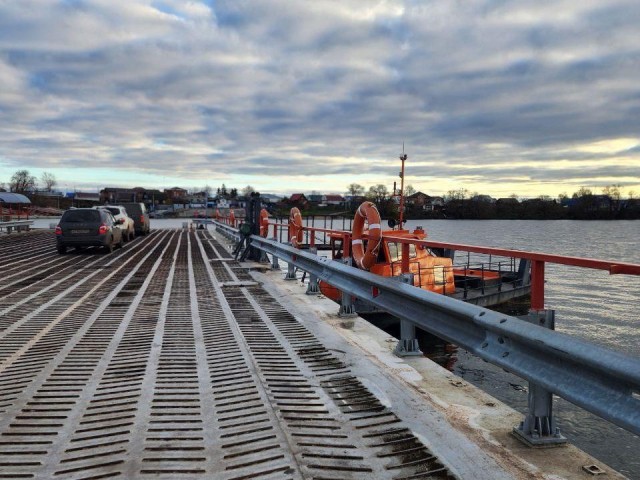 Только одна из трех паромных переправ в Луховицах работает в штатном режиме