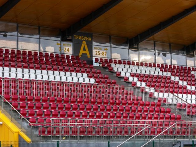 Беговая дорожка на новом стадионе в Кубинке сошла с дистанции