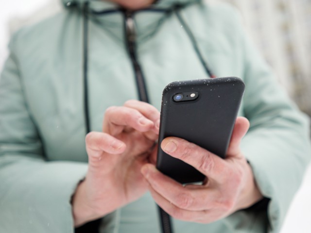 Электронное удостоверение пенсионера: где получить и как пользоваться