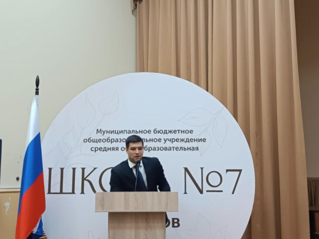 Эксперт рассказал, как современные мошенники обманывают подростков: три шага, которые помогут сохранить безопасность ребенка