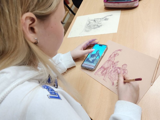 Города-герои и мастер-класс по графике: что готовит библиотека Истры в «Ночь искусств»