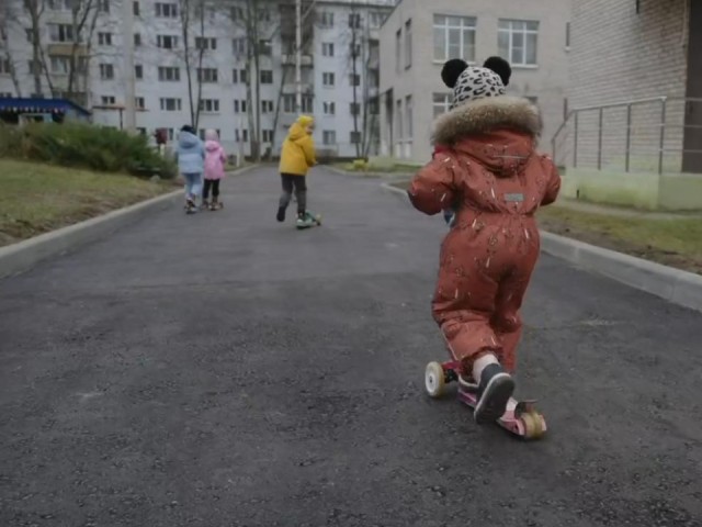 Малыши будут твердо стоять на ногах: в детских садах Истры обновили асфальт