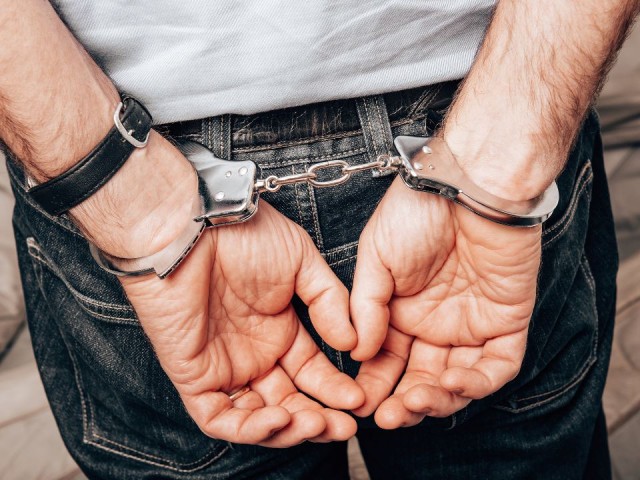 Полиция задержала жителя Подольска, похитившего часы из квартиры москвича