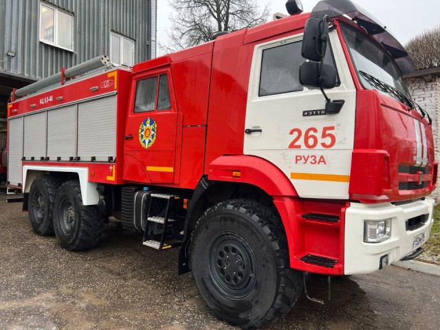 Быстрая реакция — лучшая защита: пожарные в поселке Дорохово за считанные минуты справились с возгоранием автомобиля