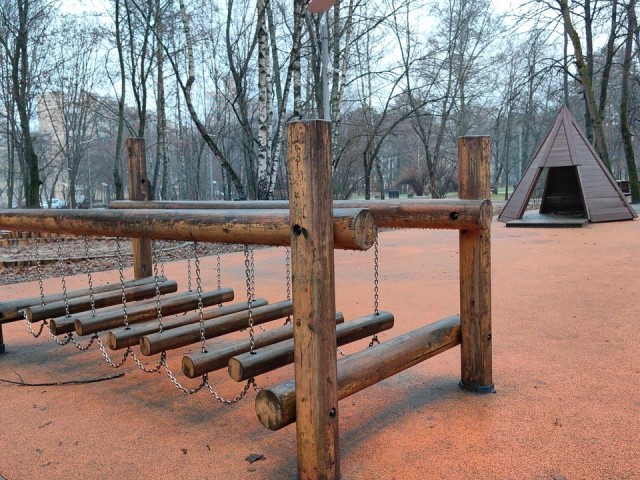 В Звездном городке оборудовали новую игровую зону и спортивную площадку