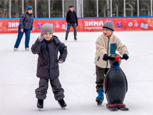 Подготовку к заливке главного катка города начали напротив ДК «Яуза»