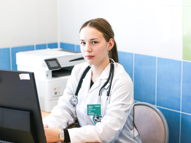 Теперь детская помощь ближе: новый фельдшер повышает доступность экстренной медпомощи в Талдоме