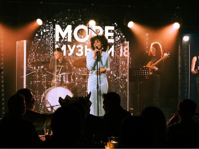 Новая программа певицы Fantine вернет вас в золотую эпоху мировой музыки: узнайте подробности концерта в Звенигороде