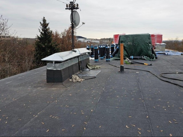 Крыша без сюрпризов: как строители превращают старый кров дома № 22 на улице Мясищева в надежный щит