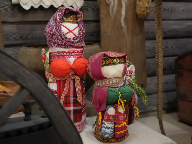 Путешествие в прошлое: как первоклассники в Дзержинском изучают быт Древней Руси