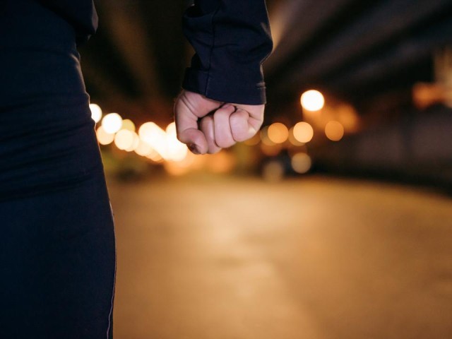 Напавшему на пенсионерку в Дмитрове мужчине может грозить до пяти лет