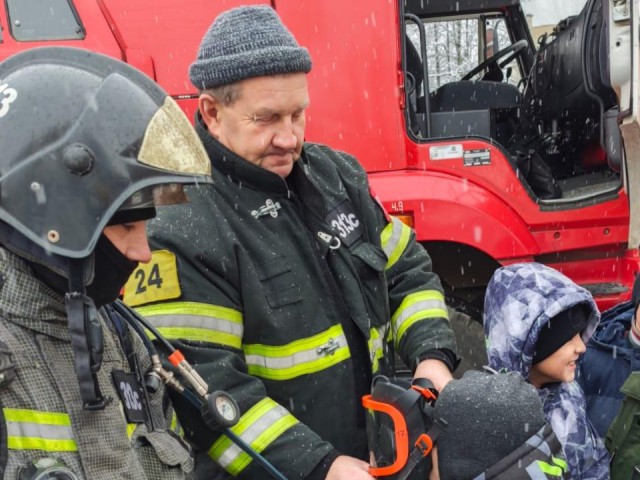 Не экскурсия, а погружение: что узнали школьники Клина о работе спасателей в 313‑й части