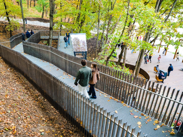 Панорамный вид и амфитеатр: как обновили главный парк Химок