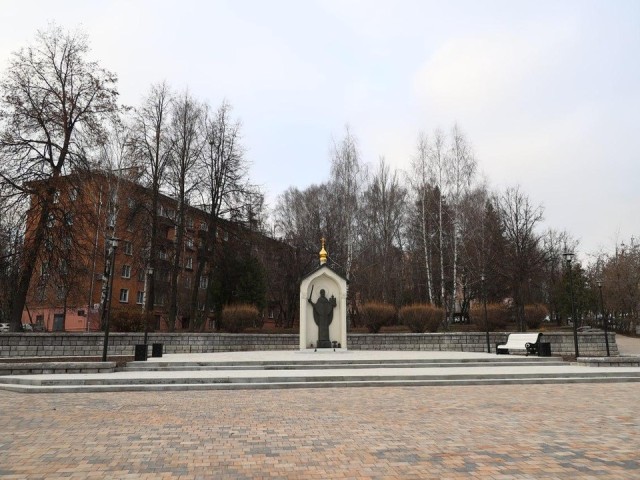 От плитки до освещения: как обновили историческую территорию в Дзержинском