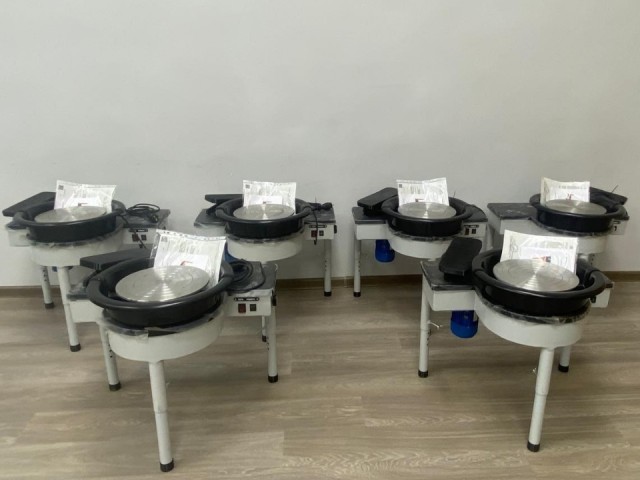 Детская школа искусств «Фламинго» пополнилась современным гончарным оборудованием