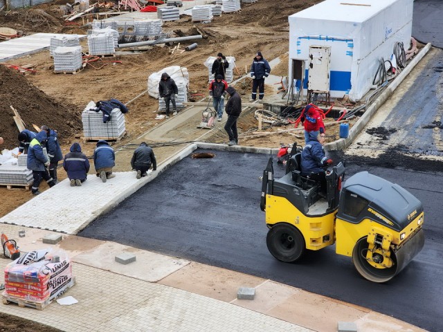 В Ногинске заасфальтировали территорию возле строящейся поликлиники