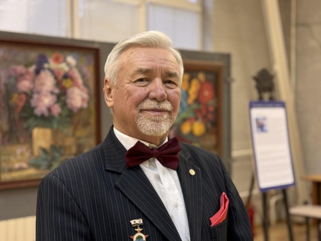 «Овощной оркестр»: в Одинцове открылась выставка заслуженного художника России